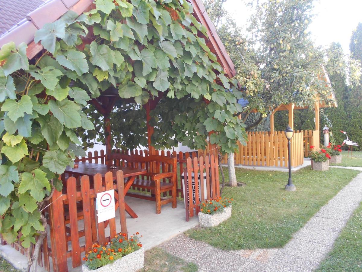Arpad Panzio Bed & Breakfast Дьор Екстериор снимка