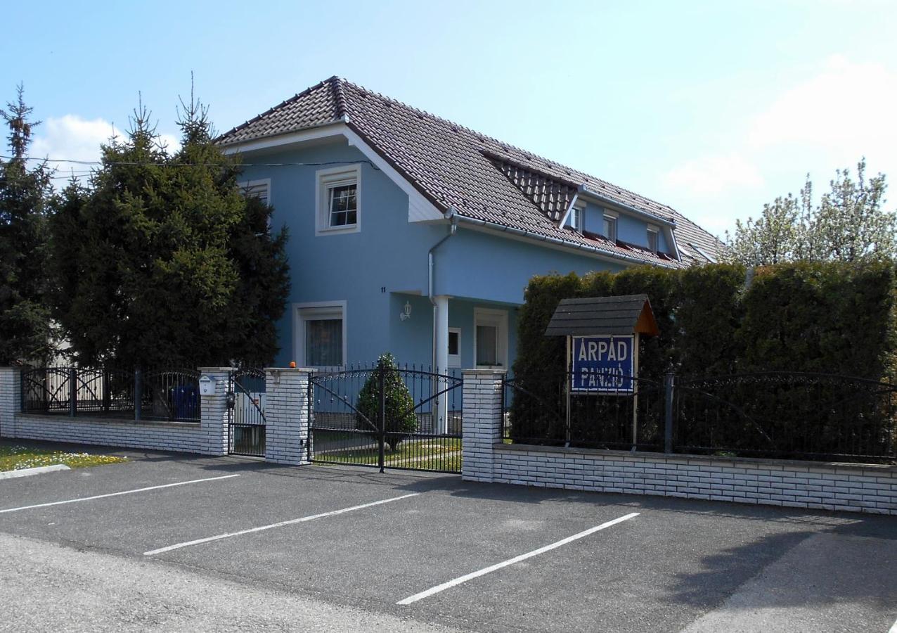 Arpad Panzio Bed & Breakfast Дьор Екстериор снимка